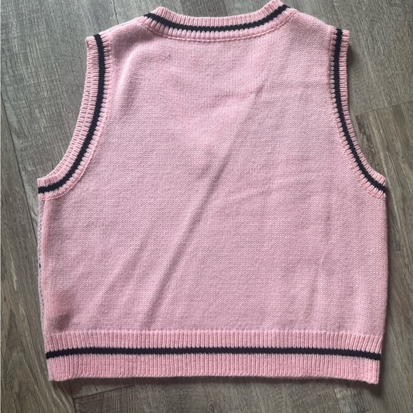 Pink skull sweater vest - Picture 3 of 3